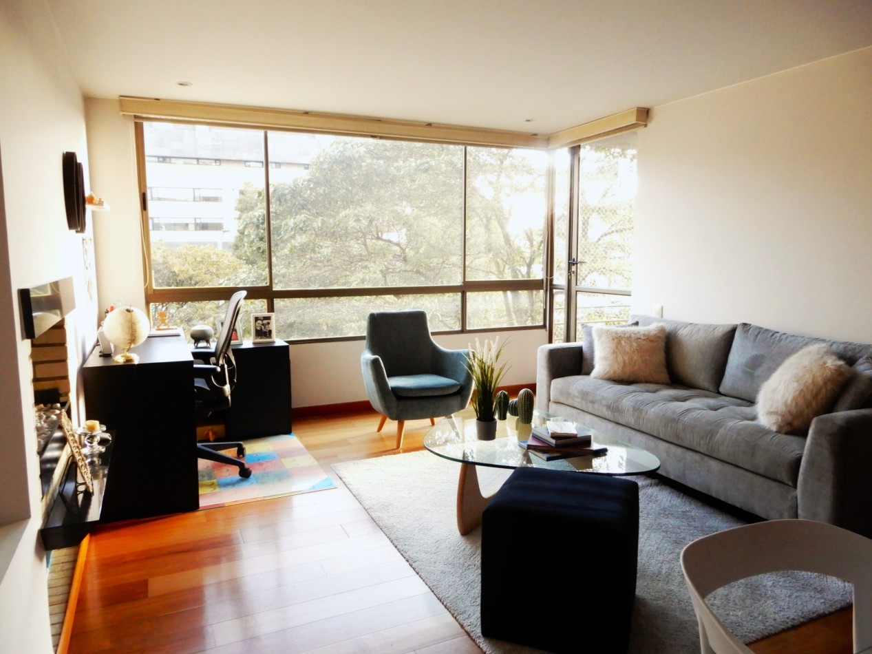 Apartamento en Arriendo Amoblado La Carolina 2 Alcobas y Balcon