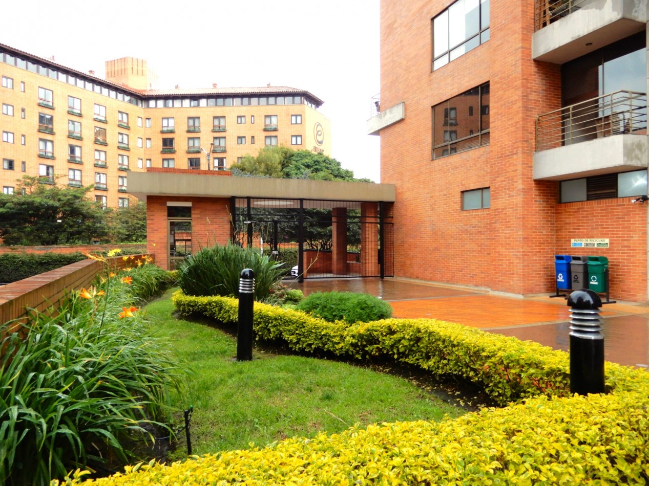 Apartamento en Arriendo Amoblado La Carolina 2 Alcobas y Balcon