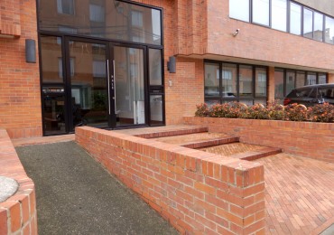 Arriendo Consultorio Medico en San Patricio con Parqueadero